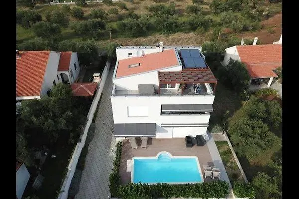 Ferienwohnung Mit Gemeinschaftspool Und Garten Sveti Filip i Jakov 0*,  Croatia