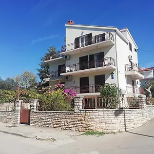 Danyja Apartment