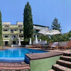 Smirna Apartman