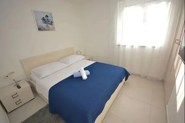 Ferienwohnung Mit Gemeinschaftspool Und Garten Sveti Filip i Jakov Apartment